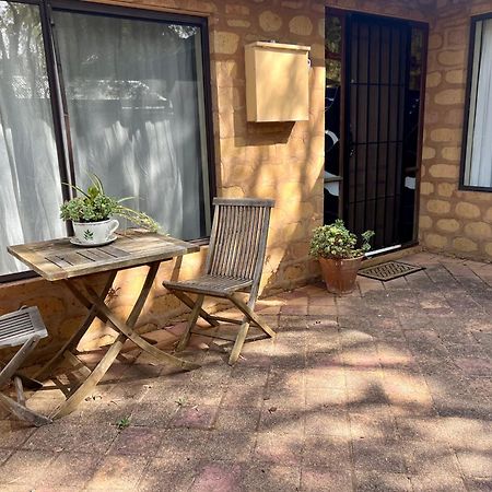 ダンズボローAcacia Retreatアパートメント エクステリア 写真